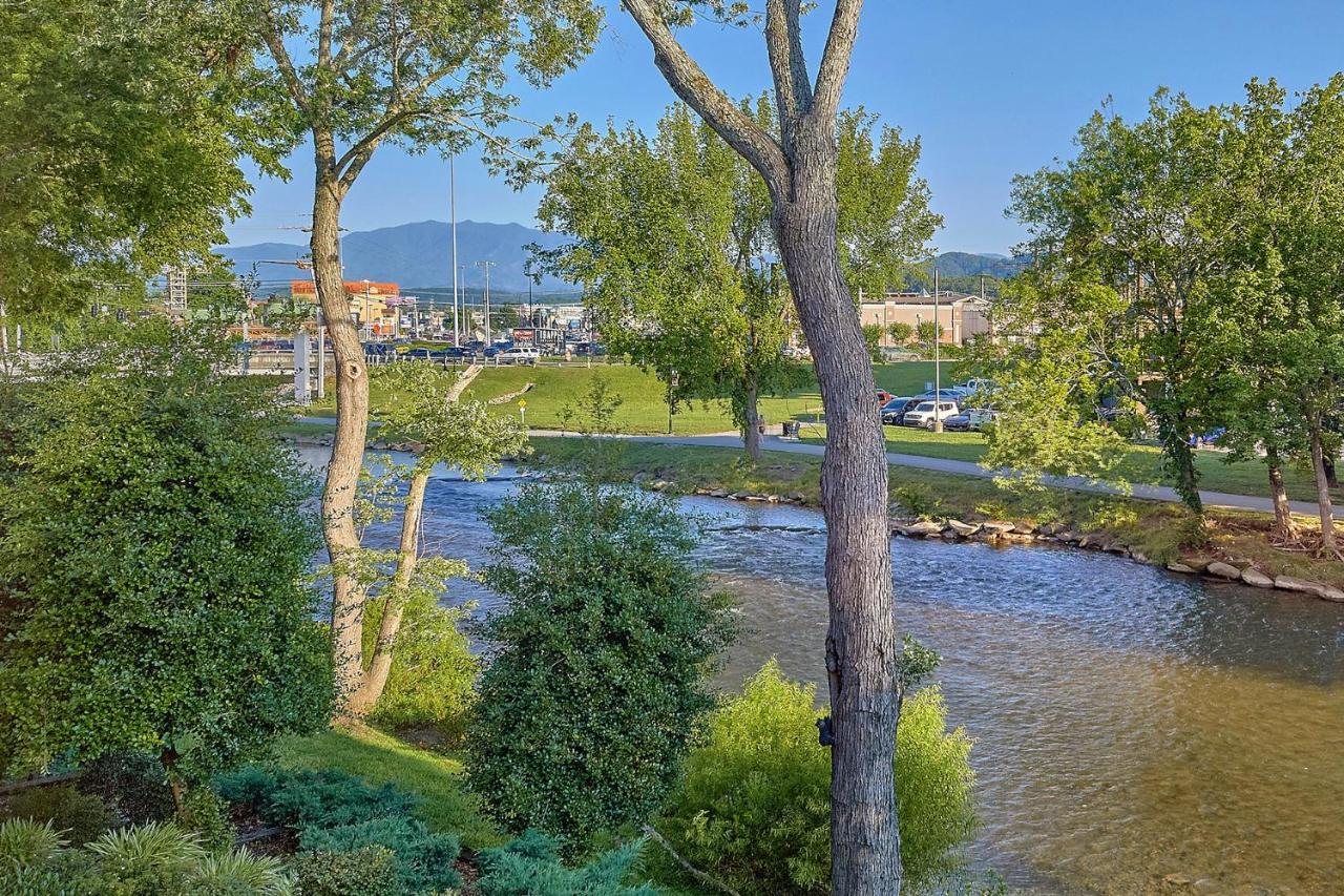 The Inn On The River Pigeon Forge Exteriör bild