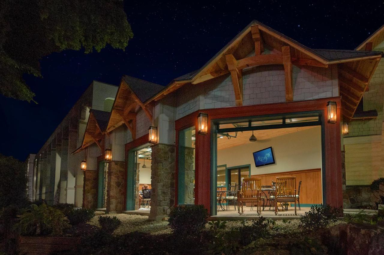 The Inn On The River Pigeon Forge Exteriör bild