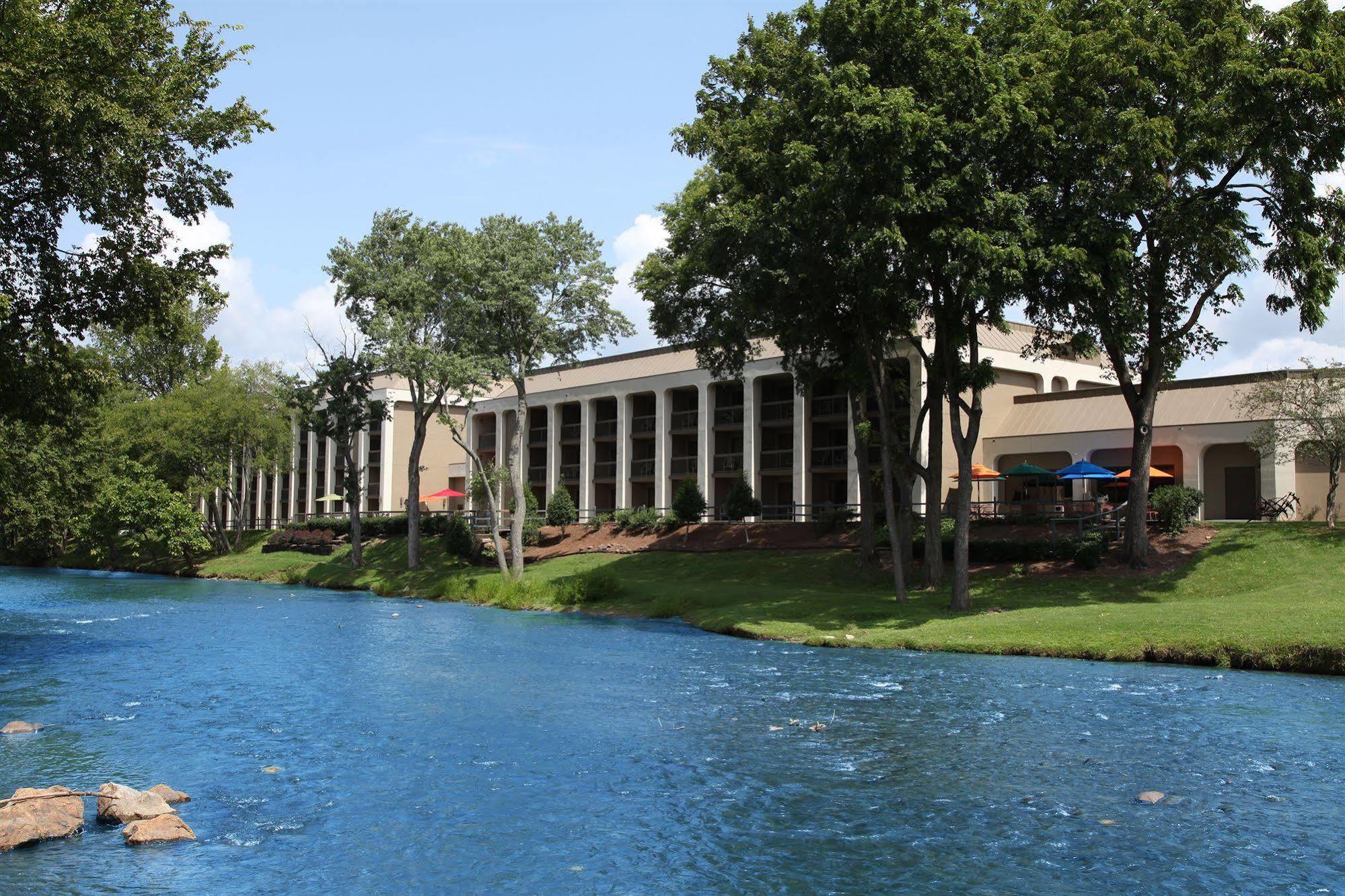 The Inn On The River Pigeon Forge Exteriör bild