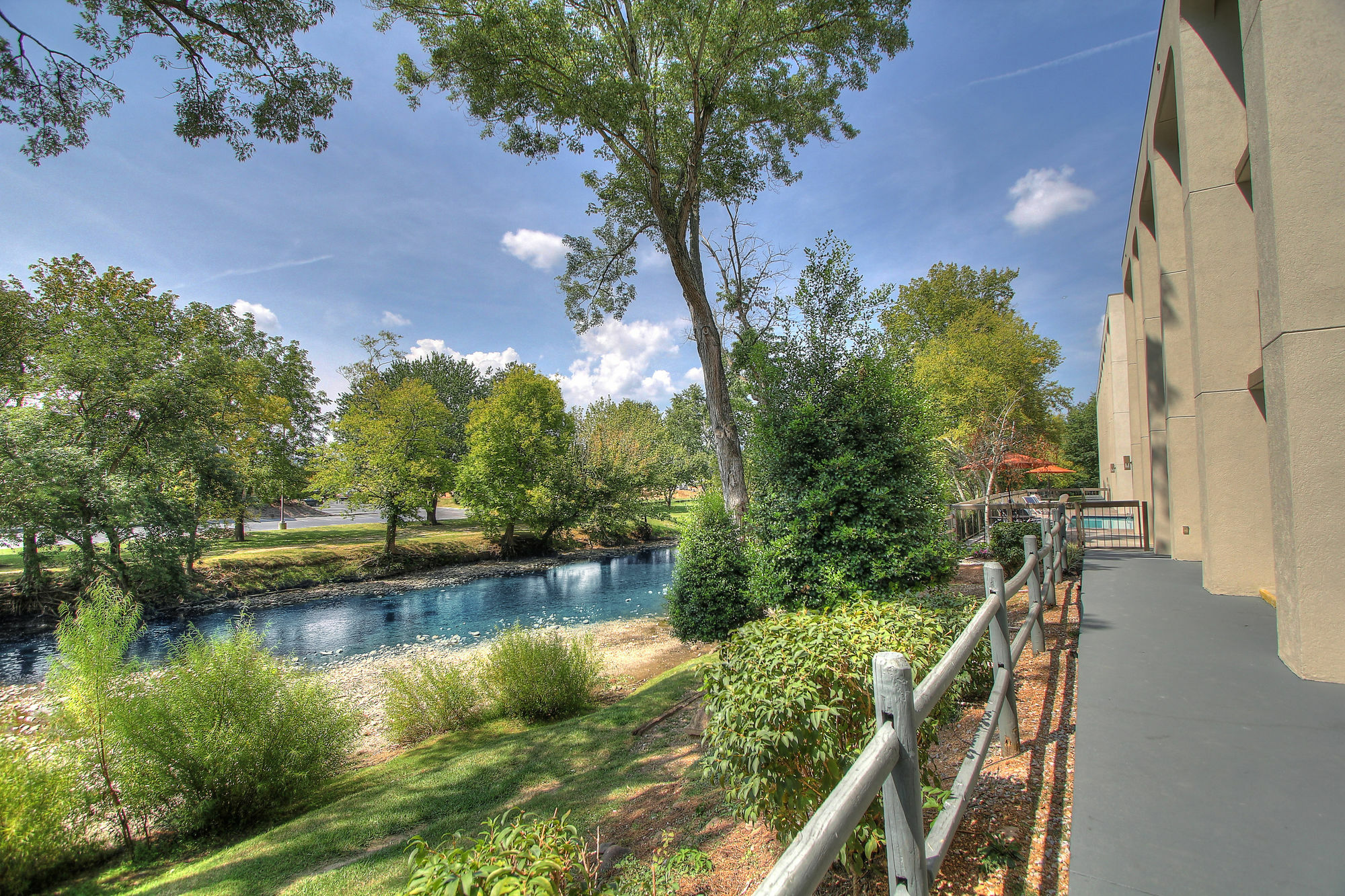 The Inn On The River Pigeon Forge Exteriör bild